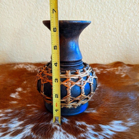 Vintage 70's Wood Vase With Ratan Wicker Design - Picture 2 of 4